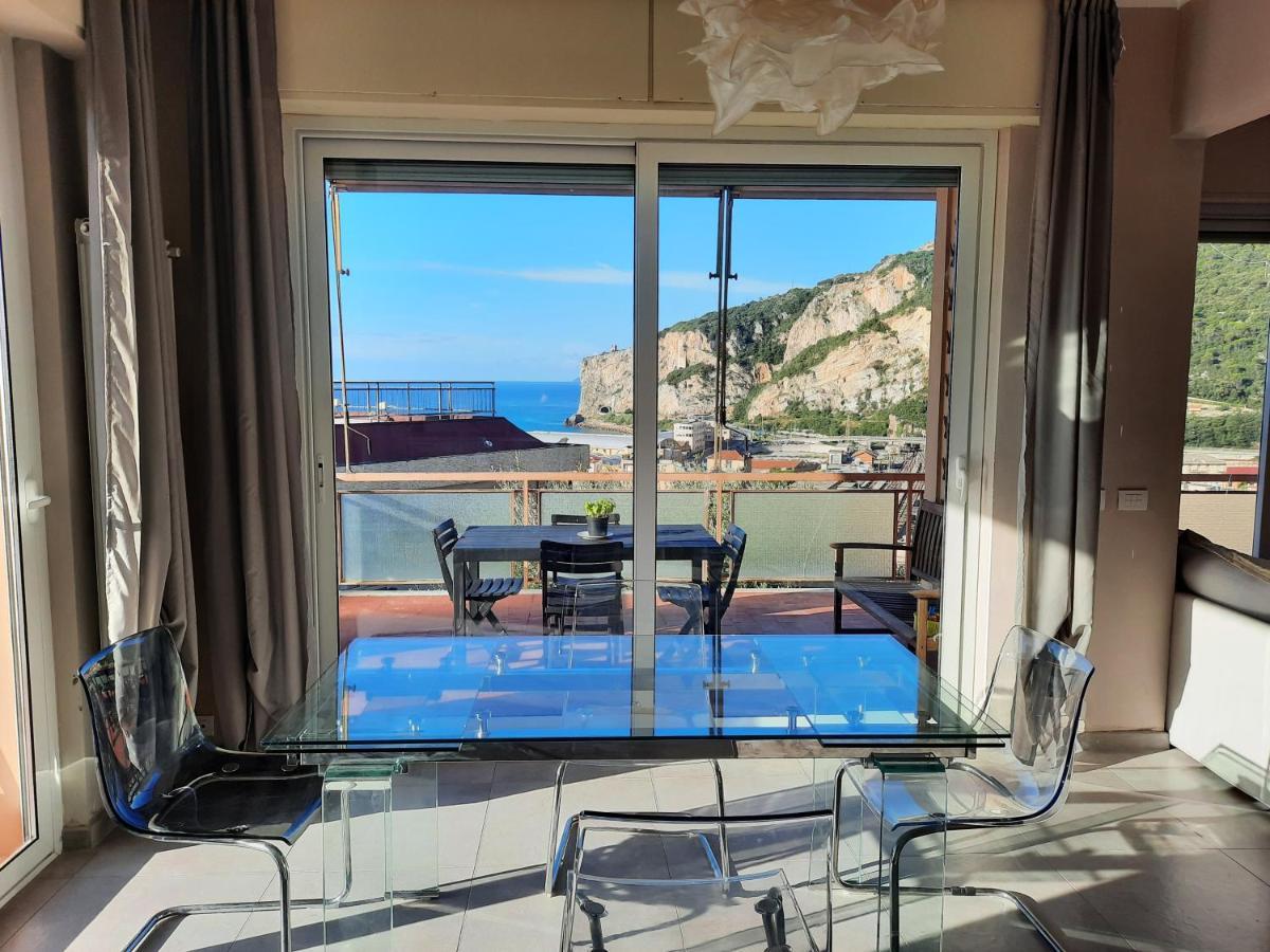 Casa Matilde - Appartamento Vista Mare - Con Posto Auto Finale Ligure Buitenkant foto