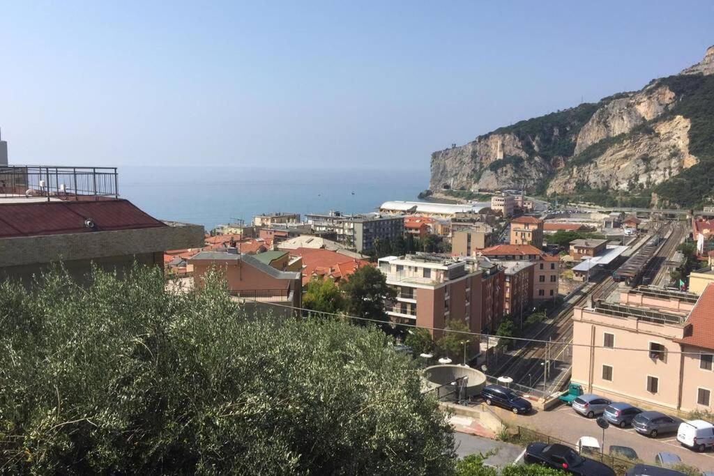 Casa Matilde - Appartamento Vista Mare - Con Posto Auto Finale Ligure Buitenkant foto