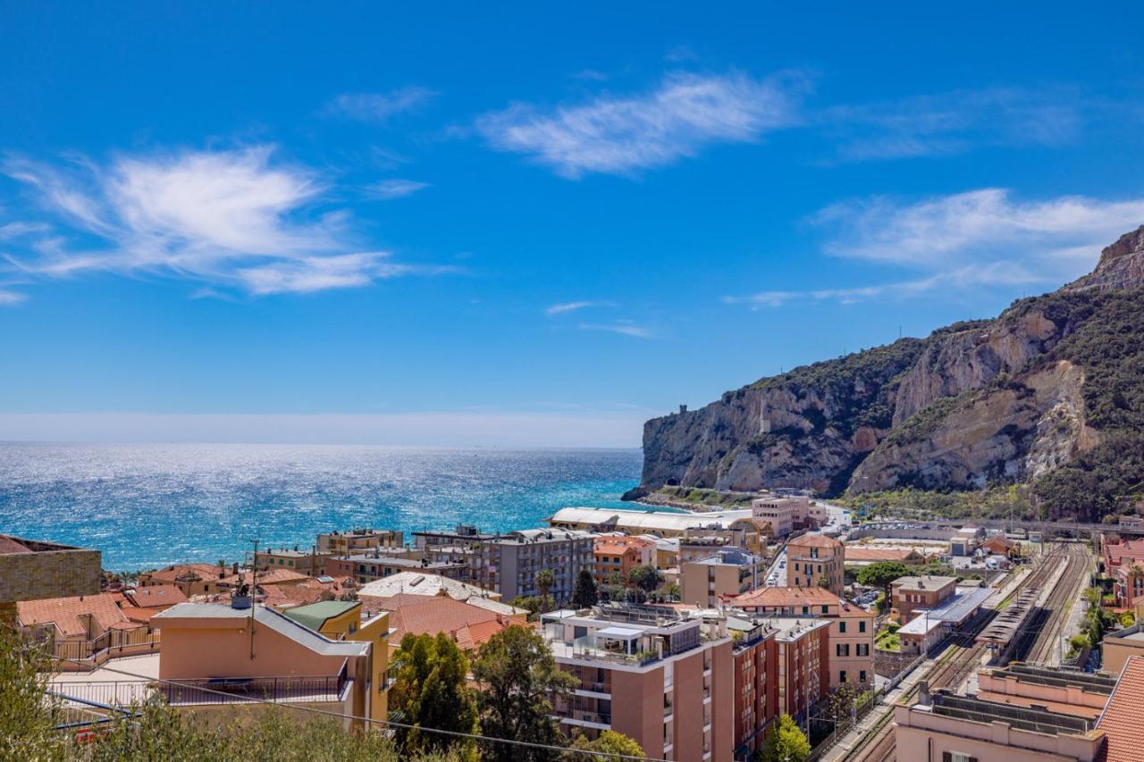 Casa Matilde - Appartamento Vista Mare - Con Posto Auto Finale Ligure Buitenkant foto