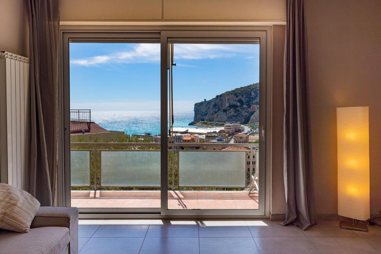 Casa Matilde - Appartamento Vista Mare - Con Posto Auto Finale Ligure Buitenkant foto