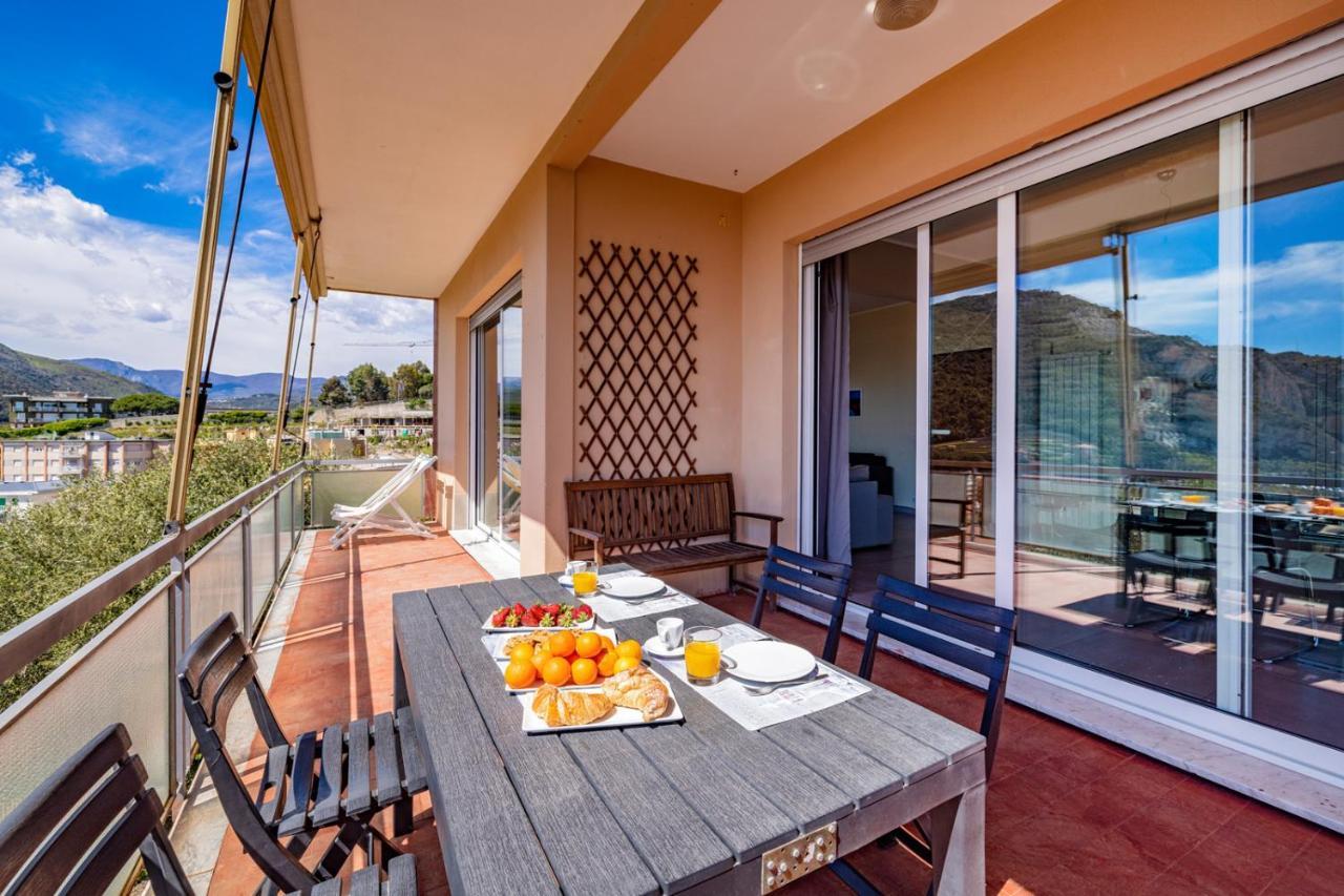 Casa Matilde - Appartamento Vista Mare - Con Posto Auto Finale Ligure Buitenkant foto