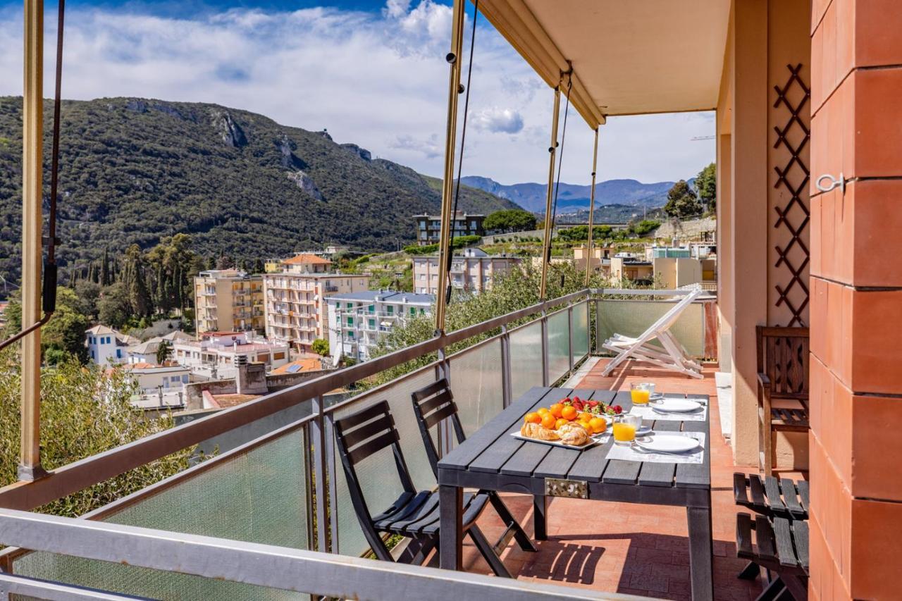 Casa Matilde - Appartamento Vista Mare - Con Posto Auto Finale Ligure Buitenkant foto